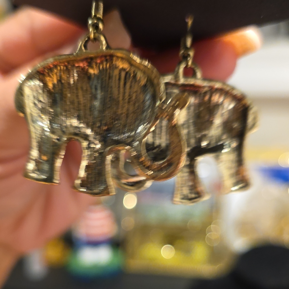 Source Unknown Gold Elephant Dangle Earrings With… - image 3